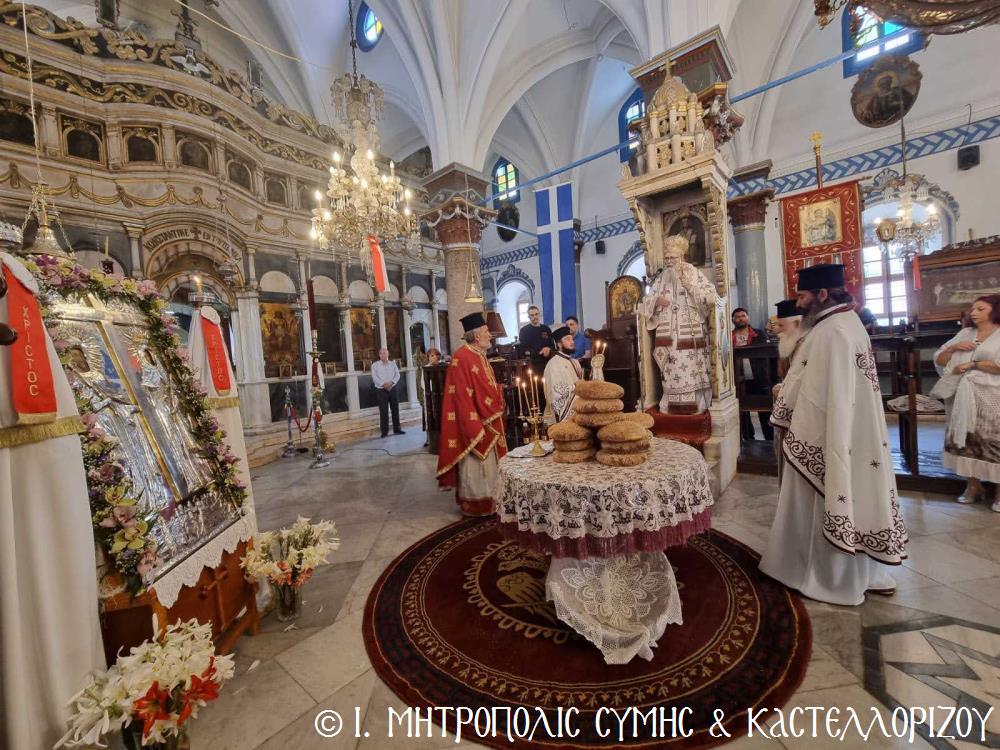 Πανηγύρισε ο Μητροπολιτικός Ναός Αγίων Κωνσταντίνου και Ελένης Καστελλορίζου