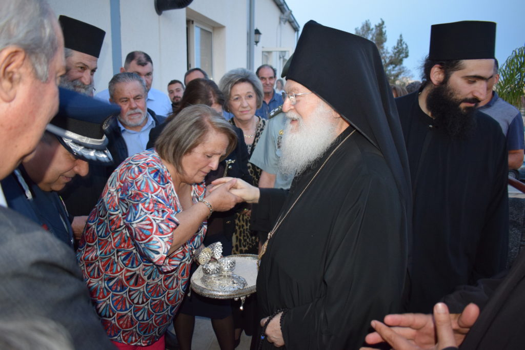 Ο Γέροντας Εφραίμ και η Δήμαρχος Λευκονοίκου σε εκδήλωση στη Λάρνακα