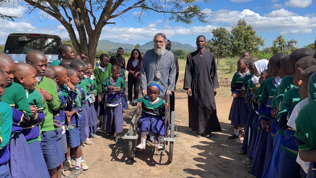 Τανζανία: Μικροί μαθητές επεφύλαξαν έκπληξη στον Επίσκοπο Αρούσας (ΦΩΤΟ)