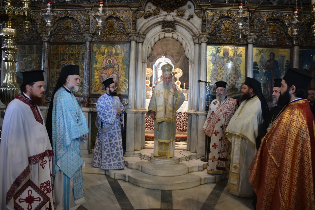 Προσκυνηματική εκδρομή των Χαλκιδέων στην Παναγία της Τήνου