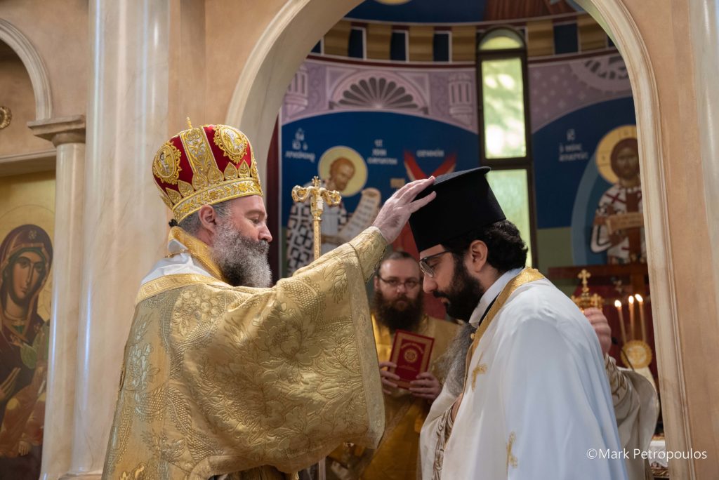 Οι συμβουλές του Αυστραλίας Μακάριου στον νέο Πρεσβύτερο που χειροτόνησε (ΦΩΤΟ)
