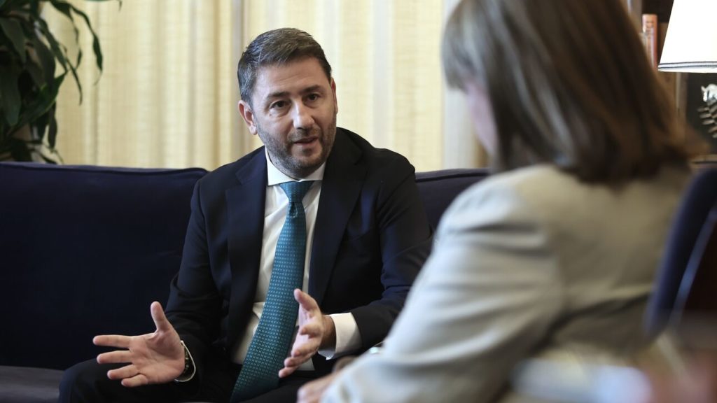 Στην Πρόεδρο της Δημοκρατίας ο Νίκος Ανδρουλάκης: «Επιστρέφω άμεσα την εντολή»