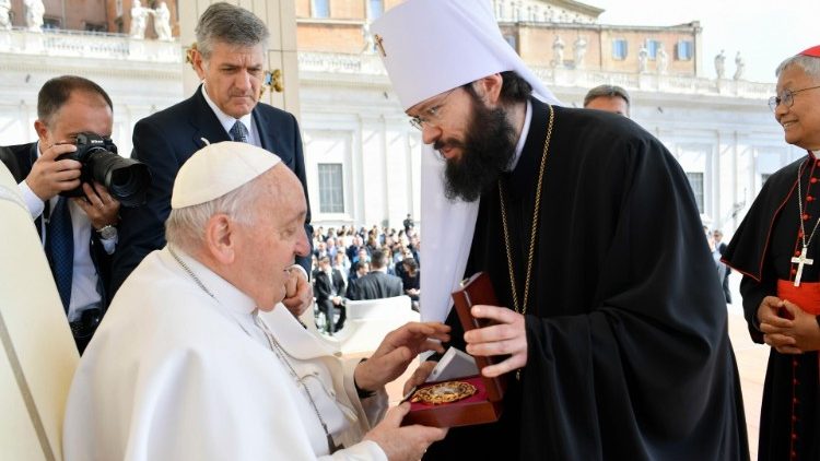 Με τον Πάπα Φραγκίσκο συναντήθηκε ο Μητροπολίτης Βολοκολάμσκ