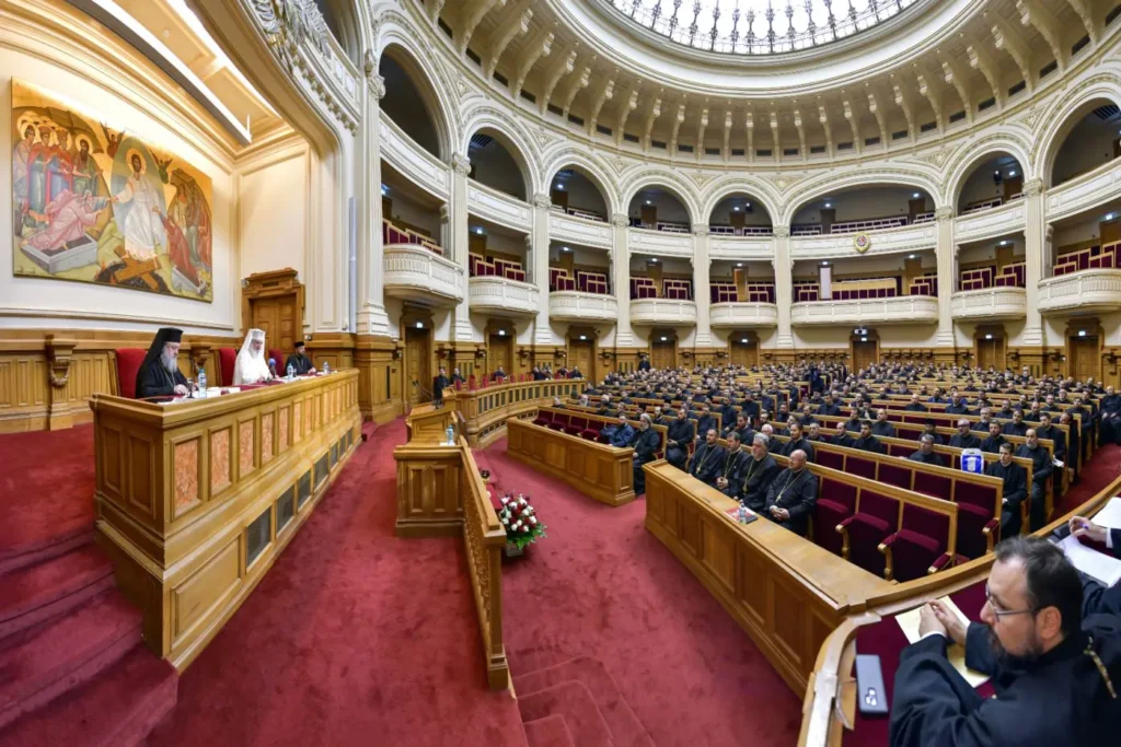 Comuniunea, hrană pentru sufletul vârstnicilor: Experiențe împărtășite de Patriarhul Daniel și Pr. Nicolae Tănase