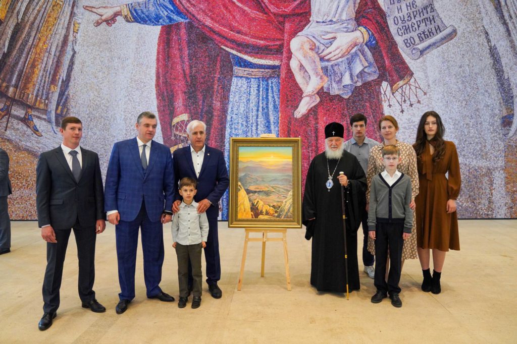 Ο Πατριάρχης Μόσχας επισκέφθηκε την έκθεση: «Είμαστε Ρώσοι, ο Θεός είναι μαζί μας» (ΒΙΝΤΕΟ)