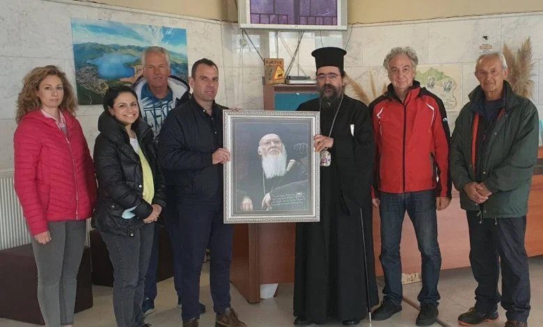 The photograph of the Ecumenical Patriarch at the Kastoria Aquarium