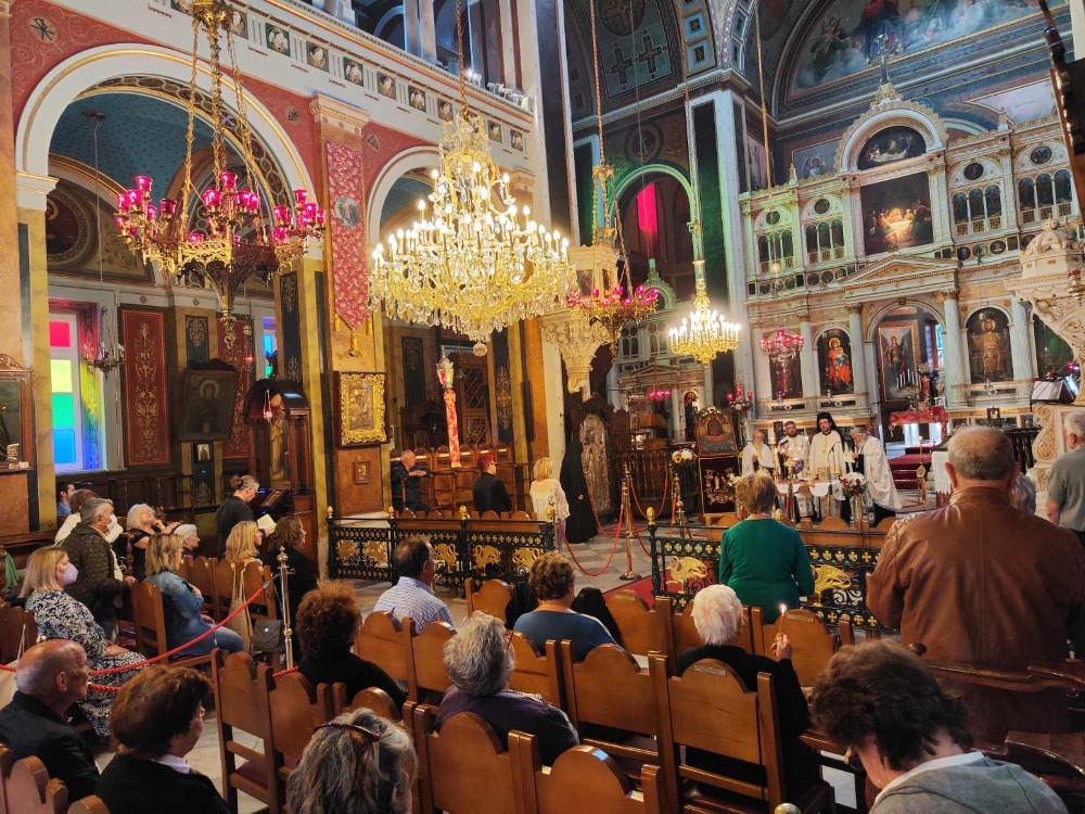 Σύρος: Ακολουθία του Ιερού Ευχελαίου στον Καθεδρικό Ναό του Αγίου Νικολάου