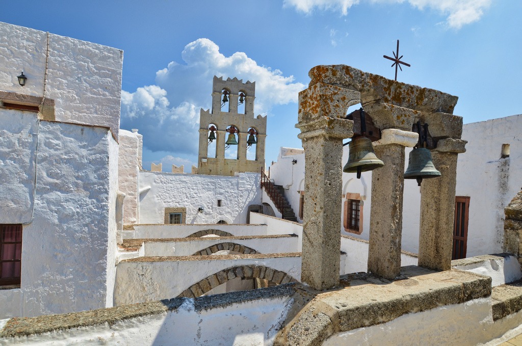 Τα ιερά προσκυνήματα της Ελλάδας πόλος έλξης των τουριστών