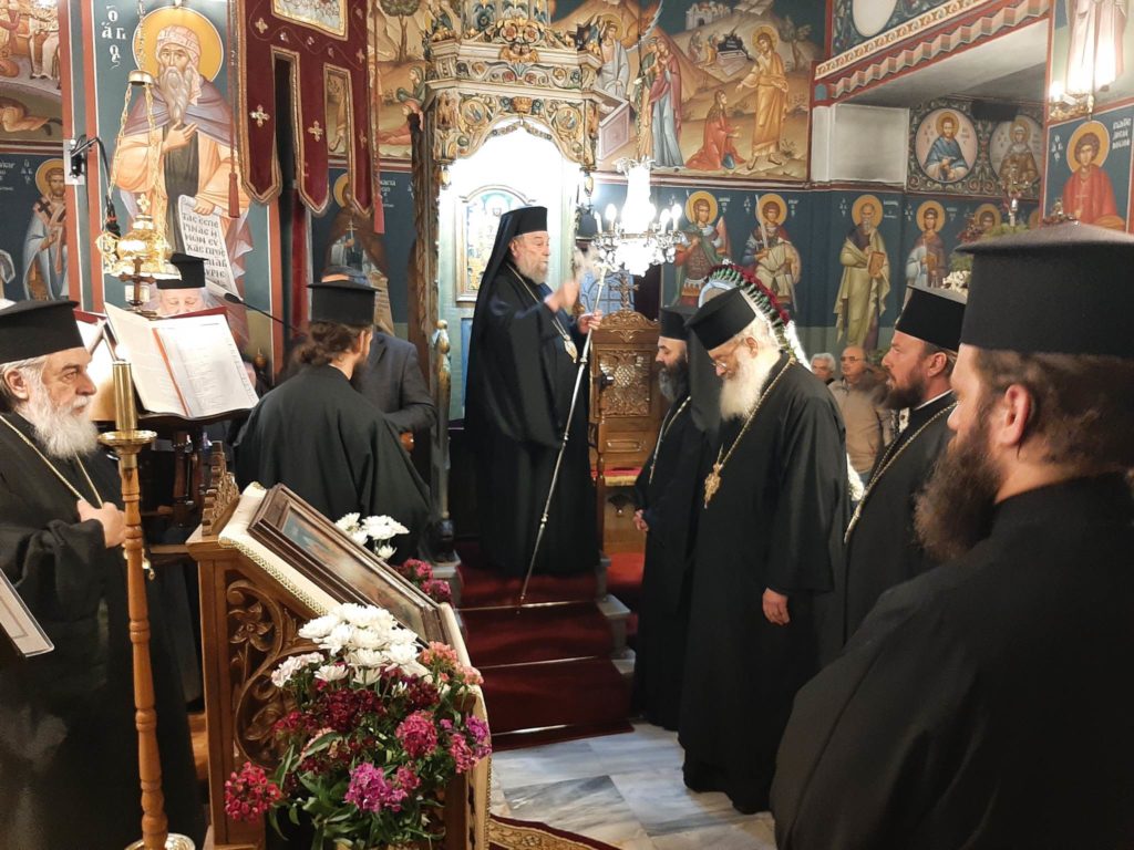 Αρχιερατικός Εσπερινός για την εορτή του Οσίου Σεραφείμ στην Κύμη (ΦΩΤΟ)