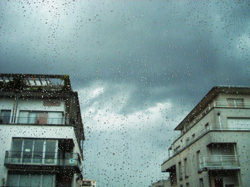 Καιρός: Τοπικές βροχές και καταιγίδες αναμένονται το Σάββατο
