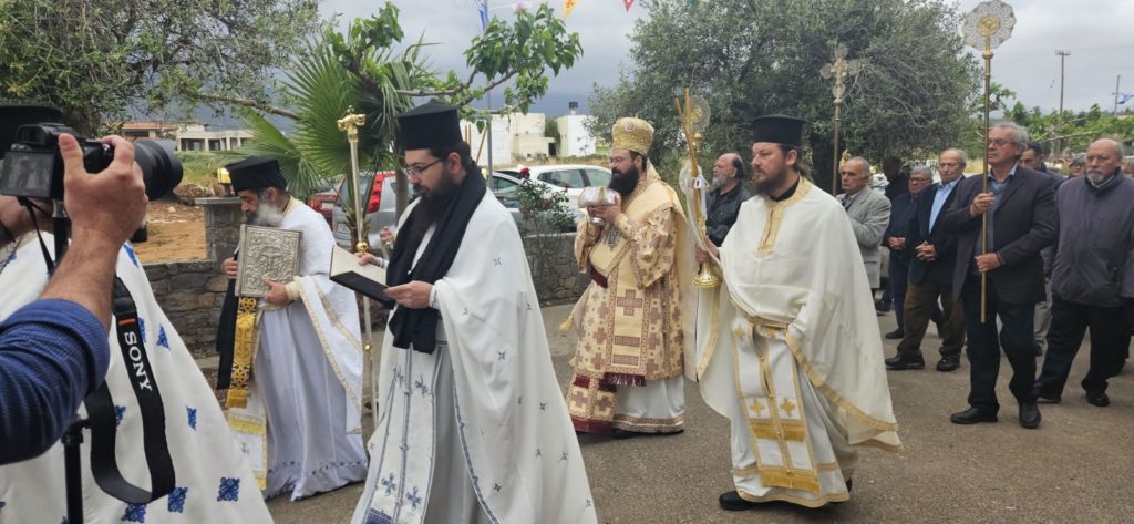 Τα εγκαίνια του Ιερού Ναού Αγίων Κωνσταντίνου και Ελένης Σισίου (ΒΙΝΤΕΟ-ΦΩΤΟ)