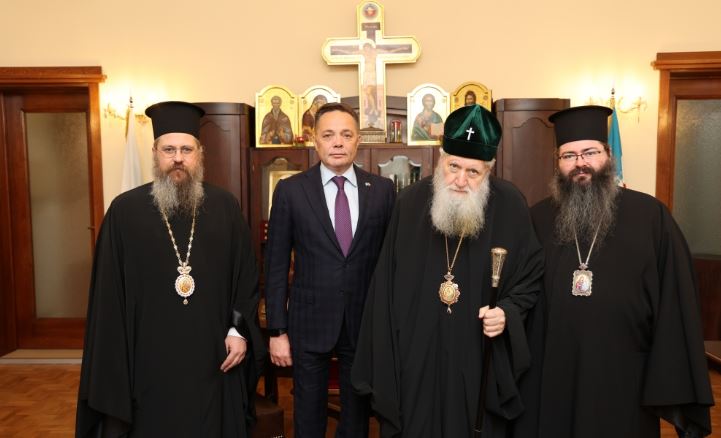 Българският патриарх Неофит прие новия посланик на Казахстан у нас