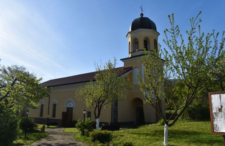 Архиерейска св. литургия в храм „Св. Атанасий Велики“ – гр. Правец