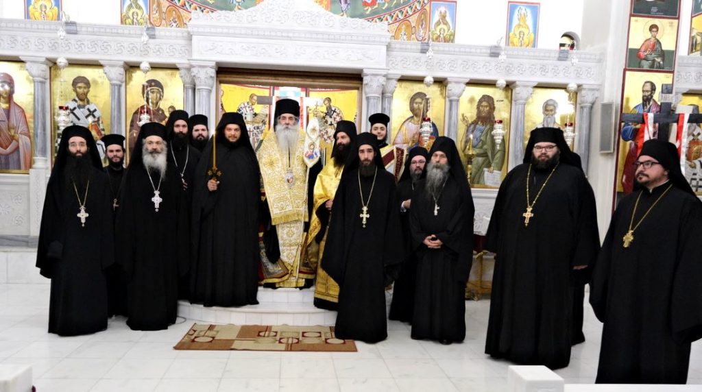 Κουρά νέου Μοναχού από τον Μητροπολίτη Πειραιώς