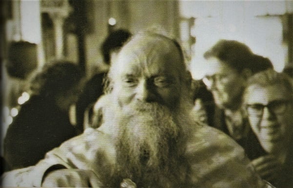 Αυτοί που πολεμούν τον Θεό, πολεμούν τον εαυτό τους