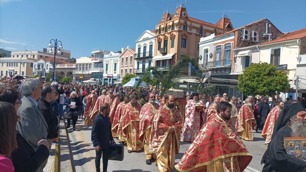 Η Μυτιλήνη γιόρτασε τον Πολιούχο της – Λιτανεία του Ιερού Λειψάνου του Αγίου Θεοδώρου