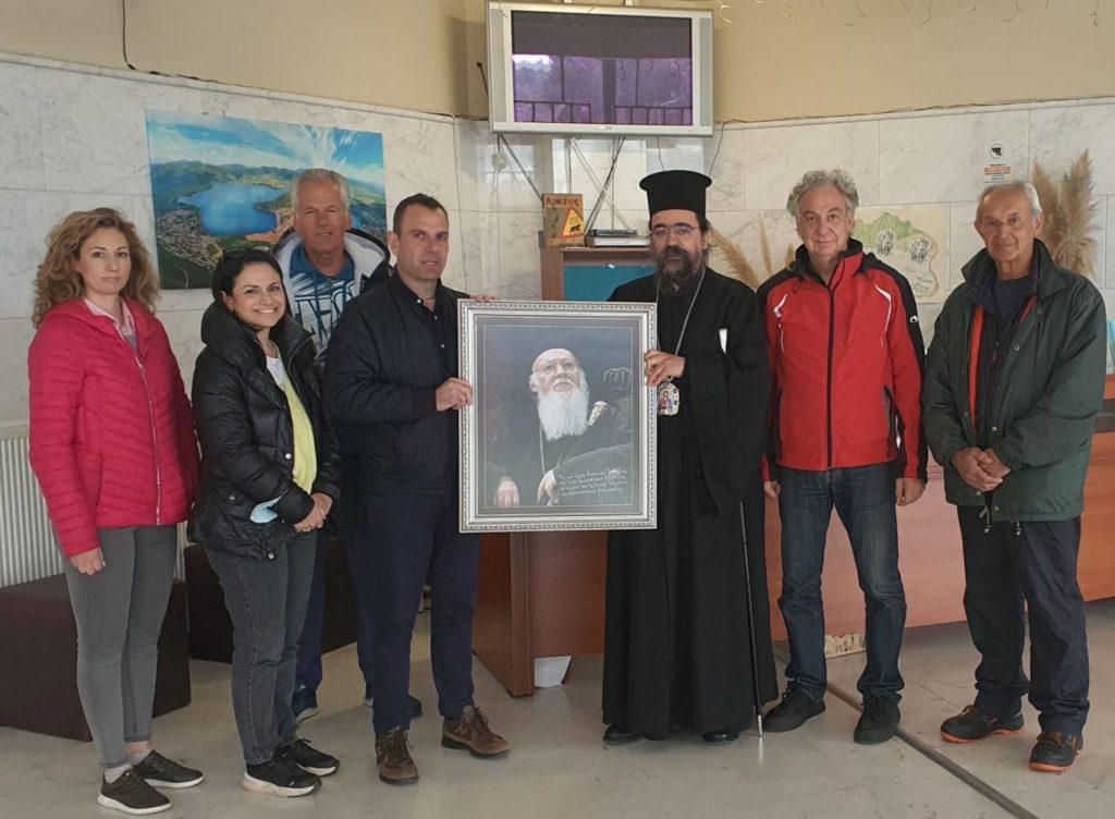 Η φωτογραφία του Οικουμενικού Πατριάρχη στο Ενυδρείο Καστοριάς