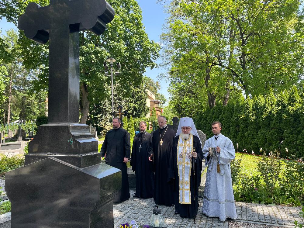 Στον τάφο του προκατόχου του κυρού Τιμοθέου ο Μητροπολίτης Βαρσοβίας Σάββας