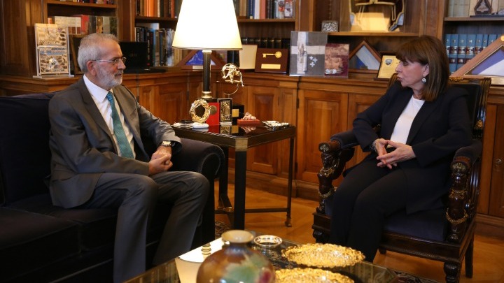 Ανέλαβε υπηρεσιακός Πρωθυπουγός ο Ιωάννης Σαρμάς