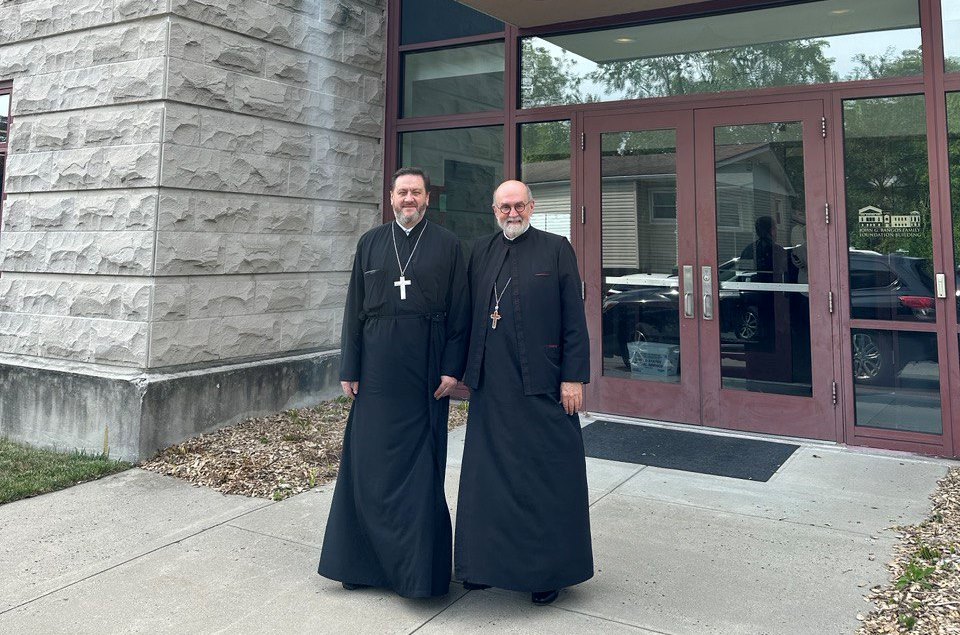 Канцлер Патриарших приходов в США встретился с ректором Свято-Владимирской семинарии