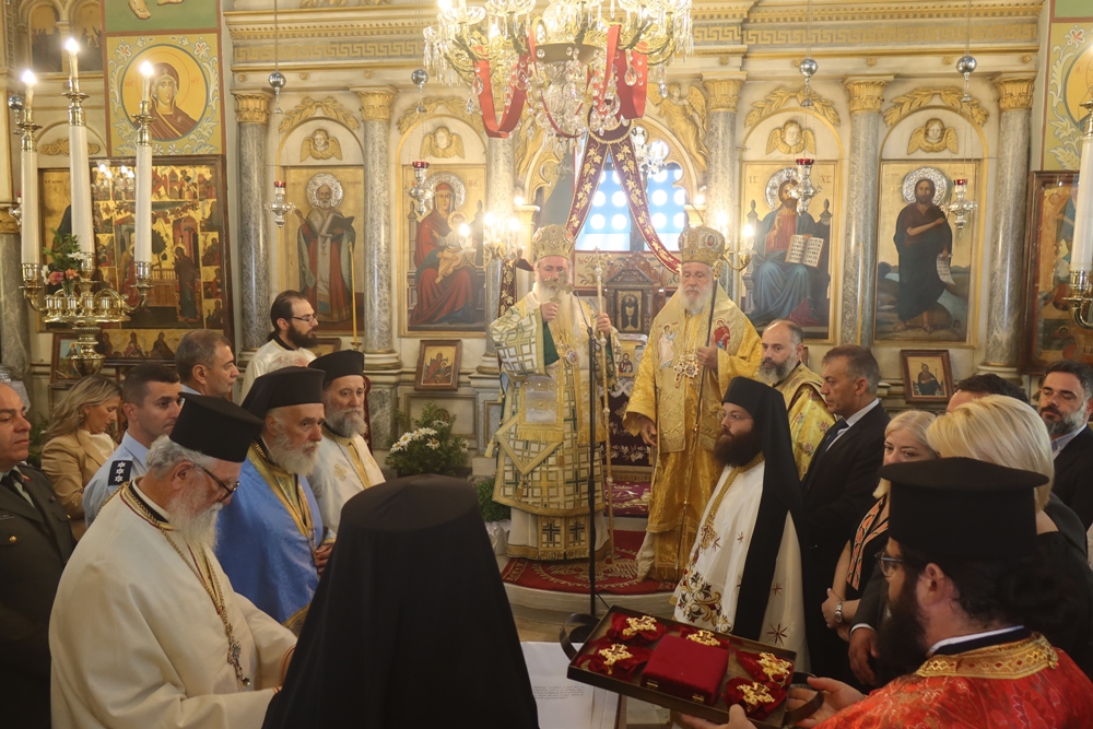 Δισαρχιερατική Θεία Λειτουργία στον Άγιο Νικόλαο Τρυπητής Μήλου