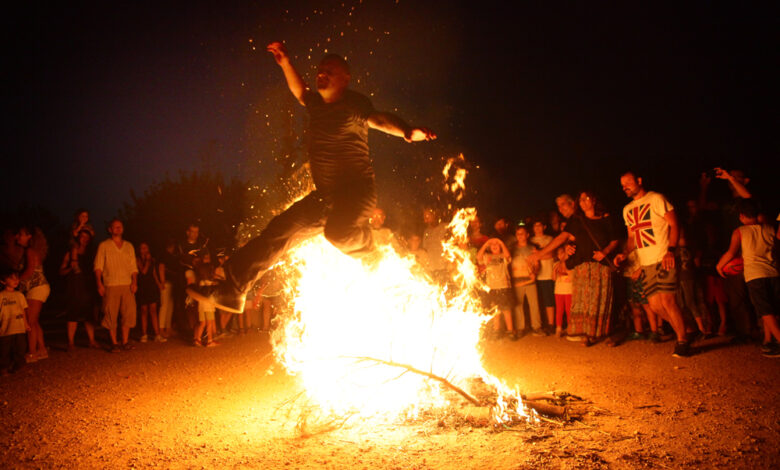 Ήθη και έθιμα της παραμονής τ’ Αϊ-Γιαννιού