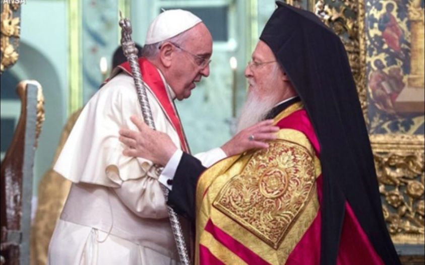 البابا يعايد البطريرك ورسالة اطمئنان من البطريرك الى البابا