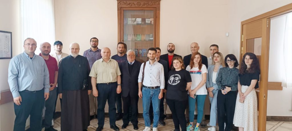 „ხელოვნების ფორმა და შინაარსი: ესთეტიკური ფორმალიზმისა და მატერიალიზმის კრიტიკა“