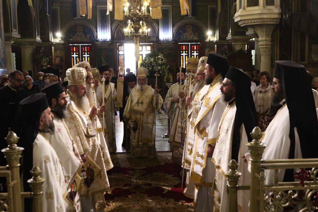 Η Εκκλησία της Ελλάδος τίμησε τον Ιδρυτή της – Συνοδική Θεία Λειτουργία στον Ναό του Αποστόλου Παύλου στην Αθήνα (ΦΩΤΟ)