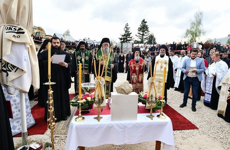 Ο Μητροπολίτης Μαυροβουνίου έθεσε τον θεμέλιο λίθο για τον Καθεδρικό Ναό του Αγίου Σάββα στο Ζάμπλιακ