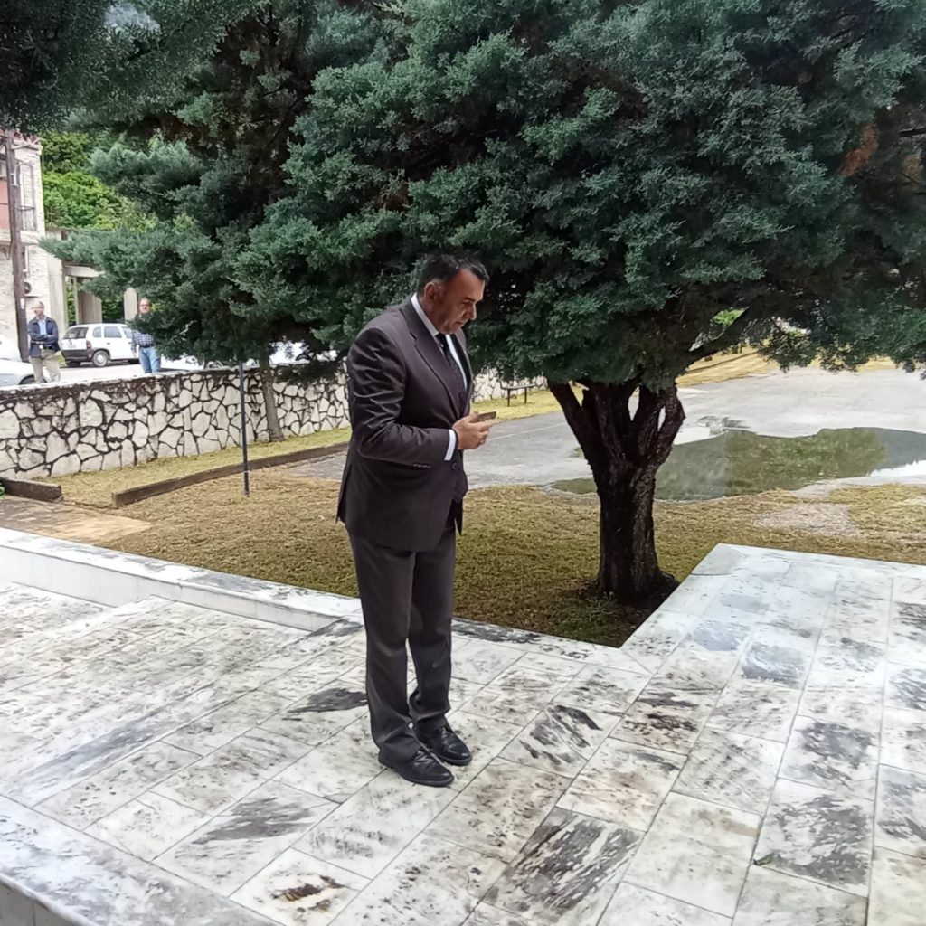 Οι ιεροψάλτες των Τρικάλων στην εκδήλωση για τα 80 χρόνια από την μάχη της Πόρτας (Πύλη) τον Ιούνιο του 1943