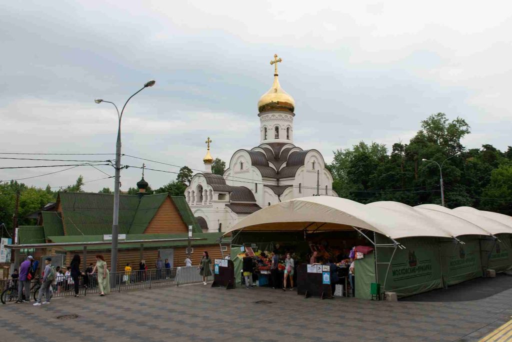 СОВЕРШЕНО ПЕРВОЕ БОГОСЛУЖЕНИЕ В НОВОМ ХРАМЕ СВЯТИТЕЛЯ НИКОЛАЯ В ЩУКИНЕ