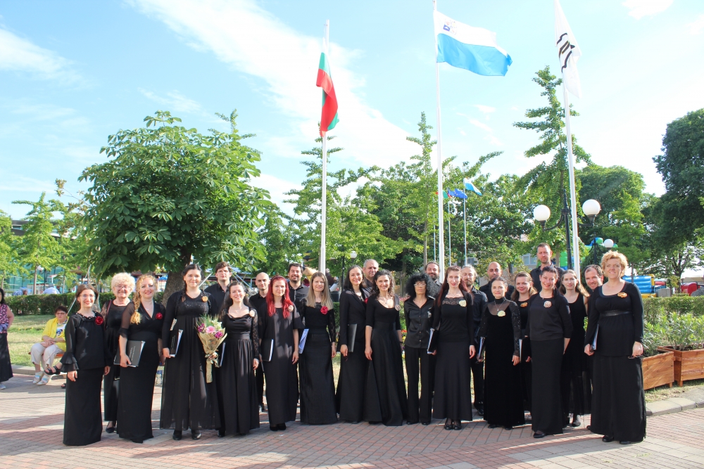 Четвърти ден на XIX-я Международен фестивал за църковна музика “Достойно есть”. Първи фестивален концерт.