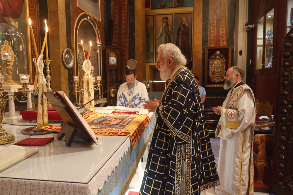 Στον Καθεδρικό Ναό του Αγ. Νικολάου ιερούργησε ο Σύρου Δωρόθεος