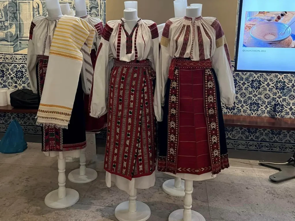 Ia și ceramica românească prezentate la Muzeul Național din Lisabona