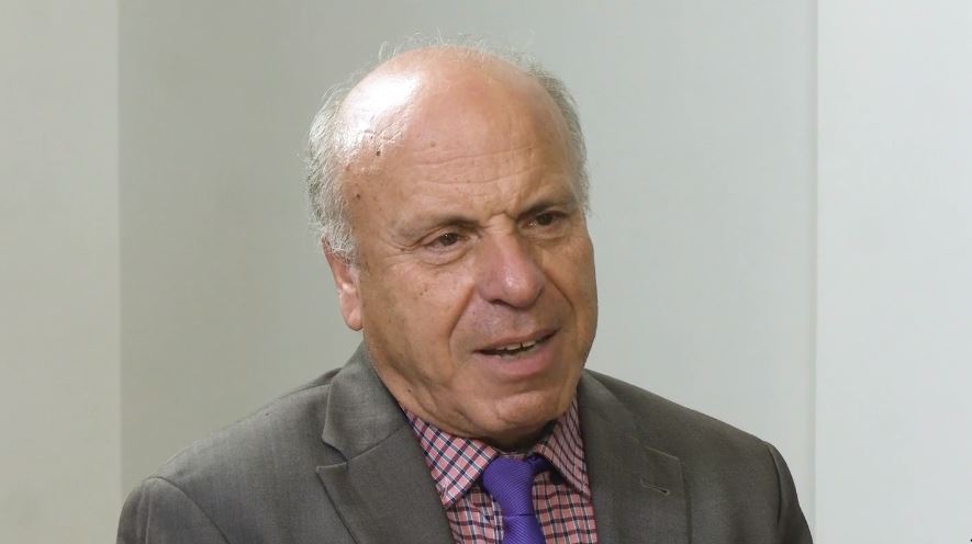 Ο Καθηγητής Απόστολος Νικολαΐδης στη Μαρία Γιαχνάκη