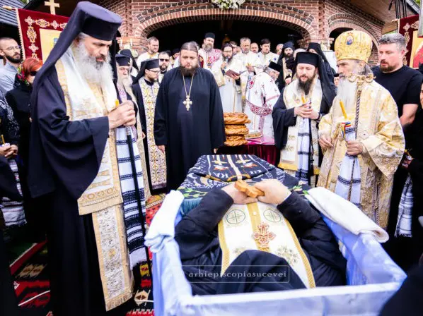 Protoschimonahul Iacob Bîrsanu a fost înmormântat la Mănăstirea Mestecăniș