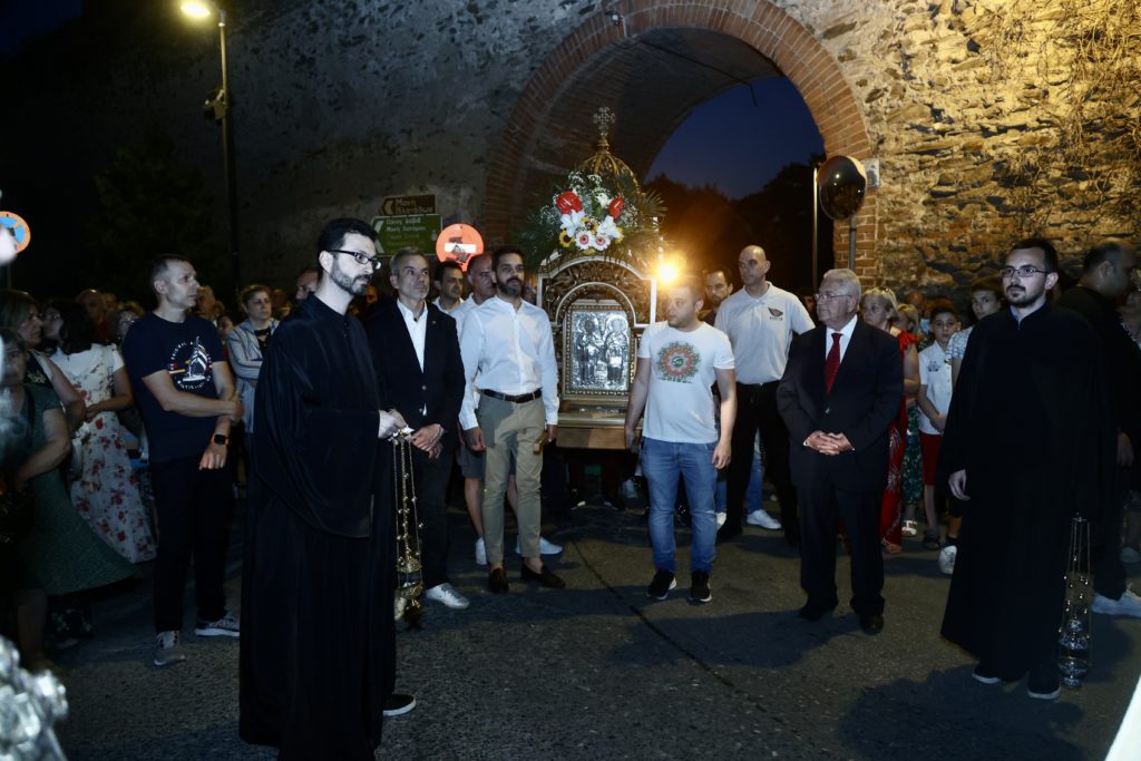 Ρεπορτάζ ope.gr: Πανηγυρικός Εσπερινός των Αγίων Αναργύρων στην Ακρόπολη Θεσσαλονίκης