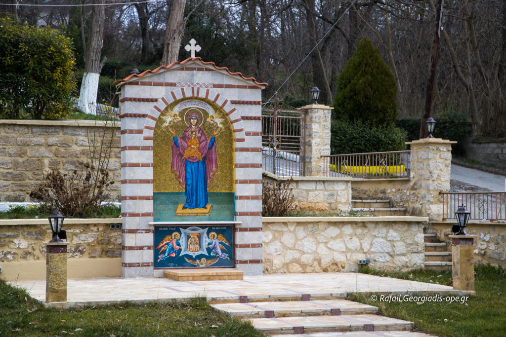 Κοζάνη: Το ope.gr στο μνημείο της Παναγίας που «υποκλίνεται» στους ήρωες των υγειονομικών υπηρεσιών (ΦΩΤΟ)