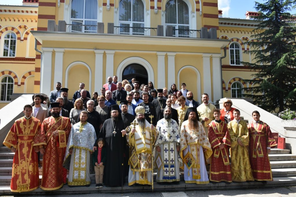 Архиерейска св. Литургия и връчване на дипломите на учениците и курсистите от випуск 2023 г.