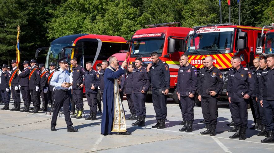Με την ευχή της Εκκλησίας αναχώρησαν 40 Ρουμάνοι Πυροσβέστες για την Ελλάδα