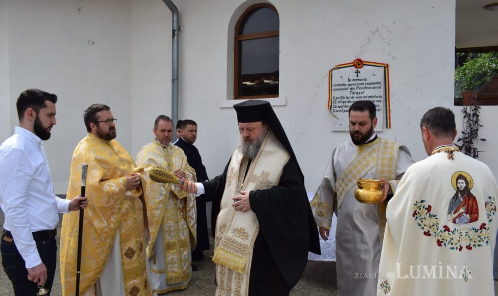 Deţinuţii de la Penitenciarul Târgșor, trecuţi la cele veşnice, au fost comemoraţi la capela din incinta unităţii de detenţie