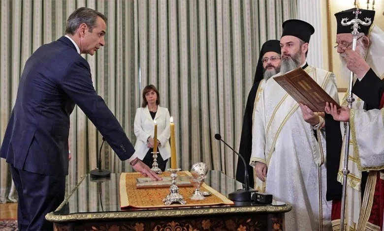 Mitsotakis sworn in as prime minister, begins new term in office