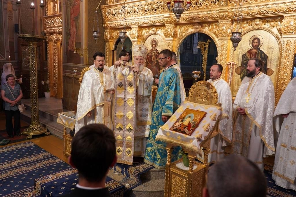 Hirotonie la Catedrala Arhiepiscopală din Târgoviște