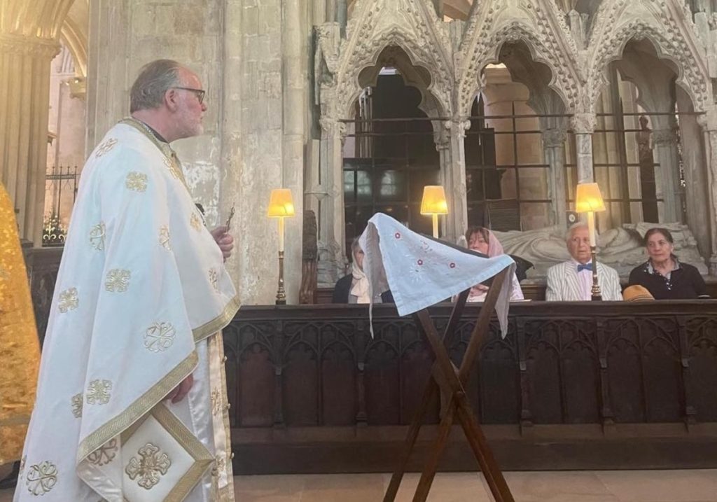 У гробницы святой покровительницы Оксфорда совершена православная Литургия