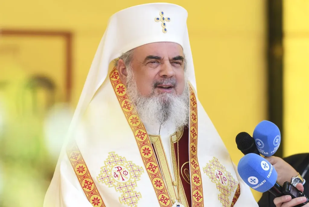 Patriarch Daniel sends blessings and encouragement to students who take national exams