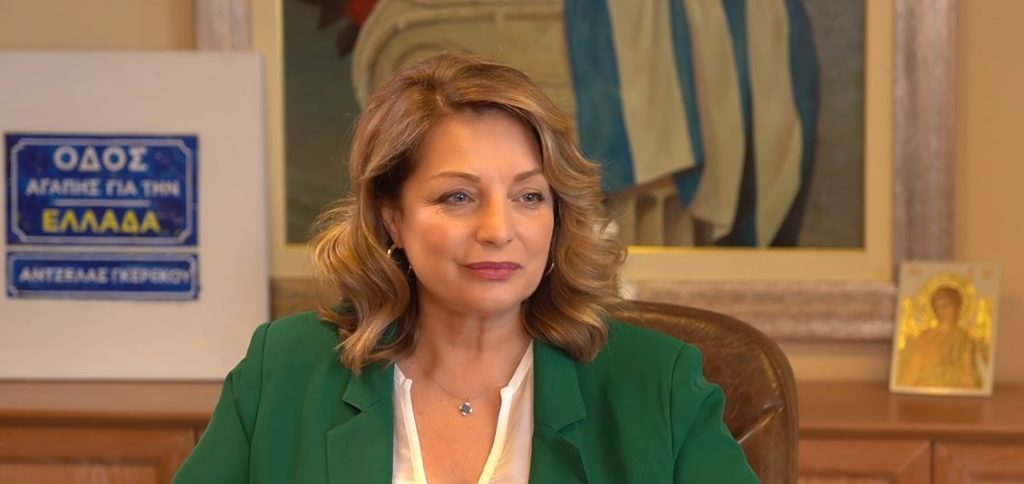 Η Άντζελα Γκερέκου στην εκπομπή “Σημεία και άνθρωποι”, με τη Μαρία Γιαχνάκη