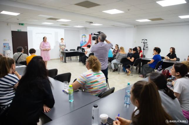 45 φοιτητές συμμετέχουν στο Θερινό Σχολείο Γενικής Ιατρικής της Αρχιεπισκοπής Βουκουρεστίου