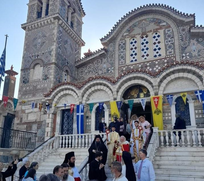 Εγκαινιάσθηκε ο περικαλλής Ιερός Ναός του Αγίου Ανδρέου Δήμου Αγίας Παρασκευής Αττικής με τα τέσσερα άγια θυσιαστήρια