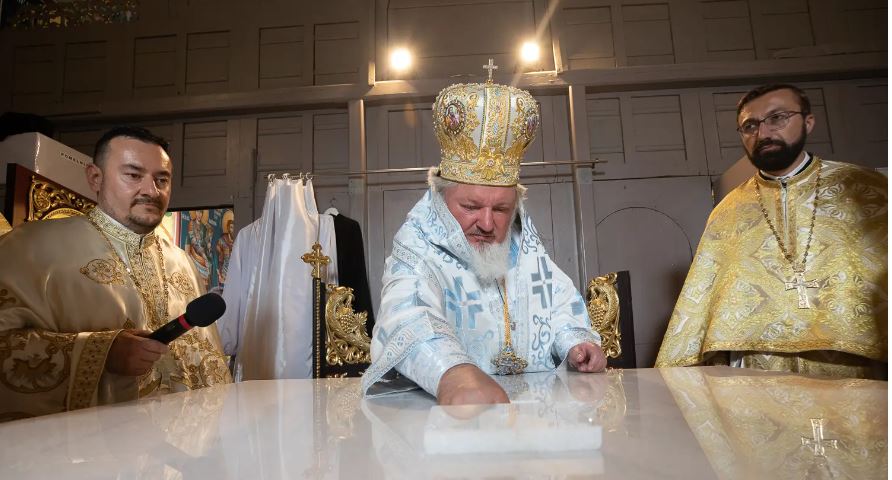 Sfințenia este posibilă în toate timpurile și locurile: PS Varlaam Ploieșteanul a sfințit un lăcaș de cult renovat
